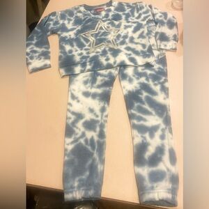 Liberty & Valor youth size 5/6 sweatshirt & matching pants.  Silver star emblem
